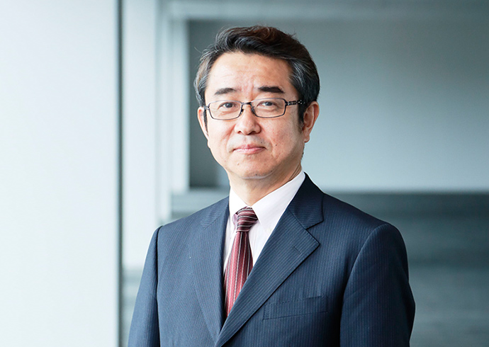 RCAA協会 理事の小川友幸。一級建築士として30年以上の実績を持ち、原状回復やB工事の適正査定、資産除去債務の建築コンサルティングを担当しています。
